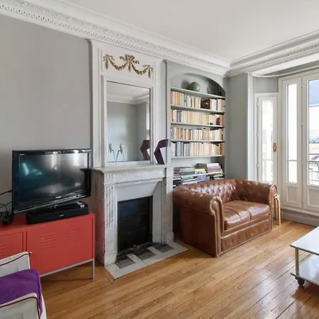 Apartment Cosy Flat Sleeps 4 Wterrace In The 10th District