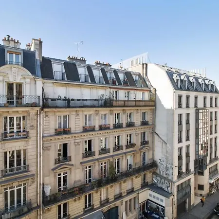 Cosy Flat Sleeps 4 Wterrace In The 10th District *